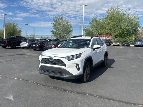 Used 2023 Toyota RAV4 AWD Hybrid image 9