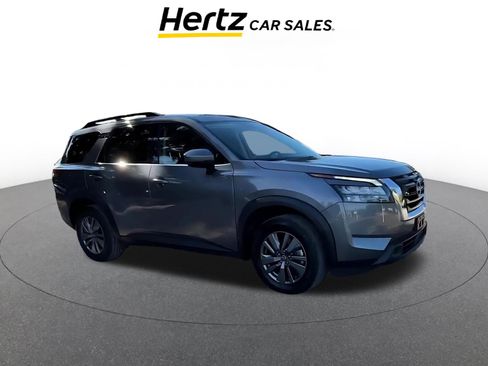 Used 2025 Nissan Pathfinder SV image 1