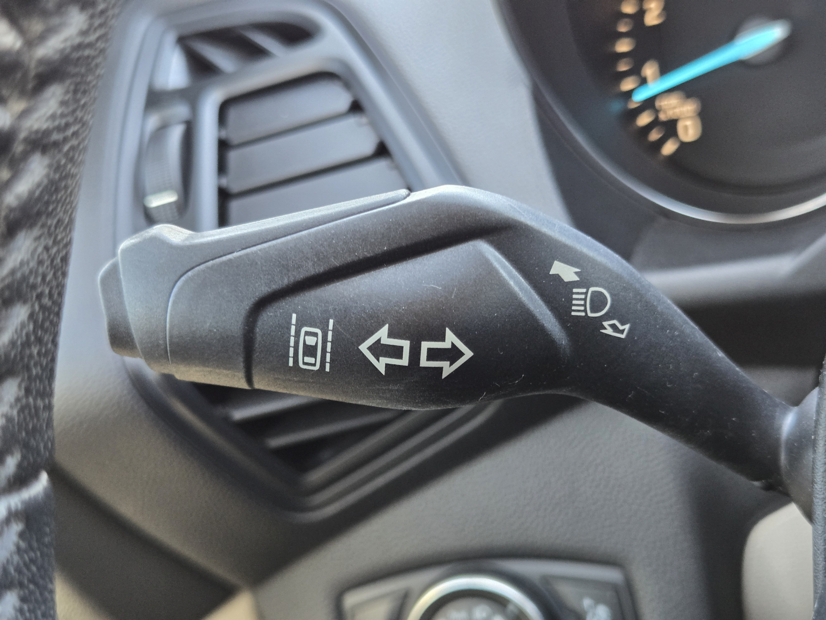 Used 2019 Ford Escape SEL FWD image 18