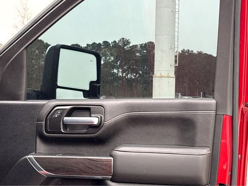 Used 2021 Chevrolet Silverado 2500 High Country w/ Technology Package image 17