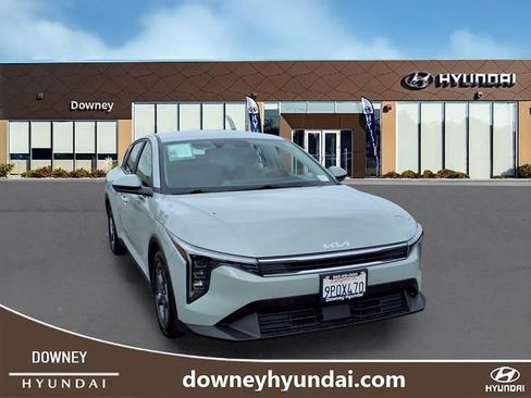 Used 2025 Kia K4 FWD image 3