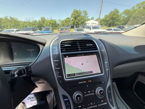 Used 2019 Lincoln Nautilus Select AWD/4WD image 16