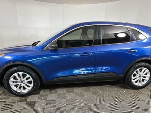 Used 2022 Ford Escape SE w/ Convenience Package FWD image 5
