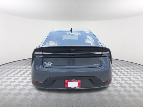 New 2026 Toyota Prius Plug-In Hybrid FWD image 4