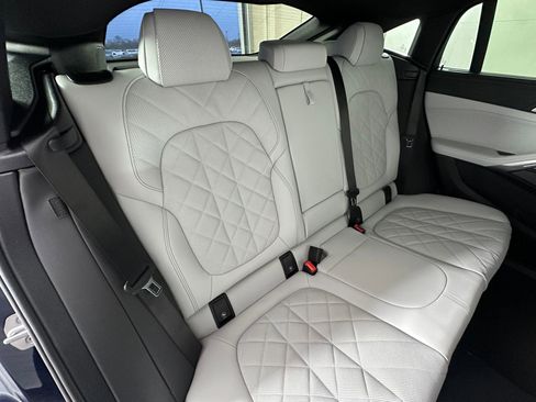 New 2026 BMW X6 xDrive40i w/ Executive Package image 32