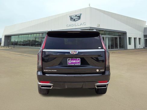 Used 2022 Cadillac Escalade Luxury AWD/4WD image 5