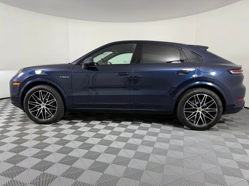 Certified 2026 Porsche Cayenne E-Hybrid Coupe AWD/4WD image 2