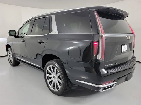Certified 2023 Cadillac Escalade Premium Luxury Platinum w/ Heavy-Duty Trailer Package image 3