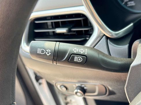 Used 2020 Chevrolet Equinox LS FWD image 25