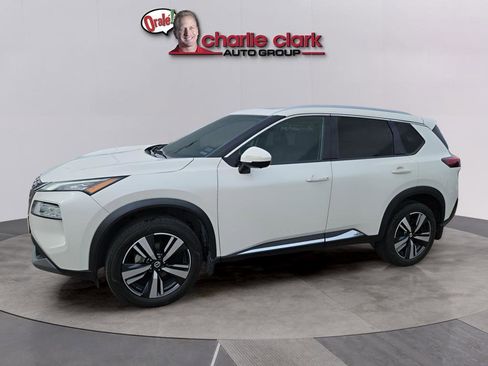 Used 2021 Nissan Rogue SL image 1