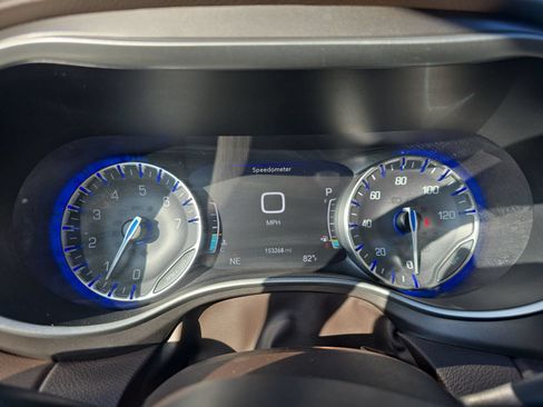 Used 2019 Chrysler Pacifica Touring-L w/ Advanced Safetytec Group FWD image 19