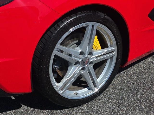 Used 2025 Chevrolet Corvette Stingray Premium Cpe w/ Z51 Performance Package RWD image 9