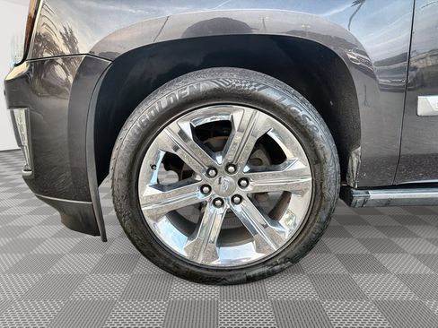 Used 2016 Cadillac Escalade ESV Platinum AWD/4WD image 18