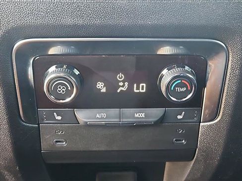Used 2025 Chevrolet Tahoe Premier RWD image 17