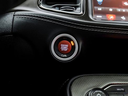 Used 2022 Dodge Challenger SRT Hellcat RWD image 87