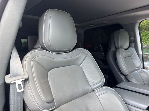 Used 2019 Lincoln Navigator L Reserve w/ Cargo Package AWD/4WD image 29