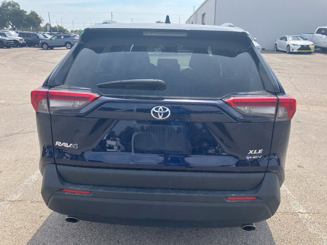 Used 2025 Toyota RAV4 XLE AWD/4WD image 5