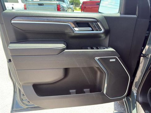 Used 2025 Chevrolet Silverado 1500 LTZ AWD/4WD image 31