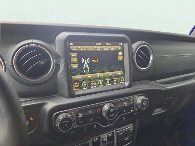 Used 2019 Jeep Wrangler Unlimited Sahara AWD/4WD image 34