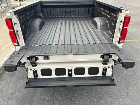 New 2026 Chevrolet Silverado 2500 ZR2 w/ Snow Plow Prep/Camper Package AWD/4WD image 42