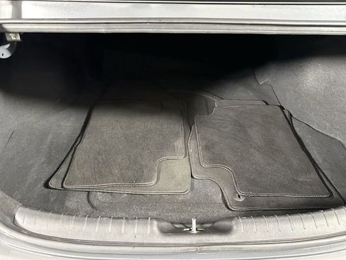 Used 2023 Hyundai Elantra Limited image 33