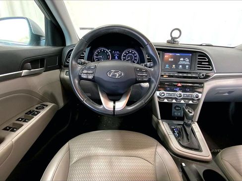 Used 2020 Hyundai Elantra Limited FWD image 14