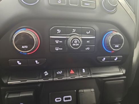 Used 2022 Chevrolet Silverado 2500 LT w/ Convenience Package image 27