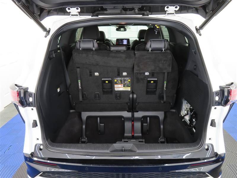 Used 2021 Toyota Sienna XSE w/ XSE Plus Package AWD/4WD image 8