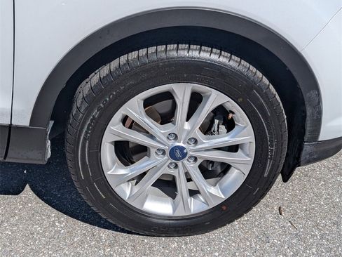 Used 2018 Ford Escape SE w/ Ford Safe & Smart Package image 19