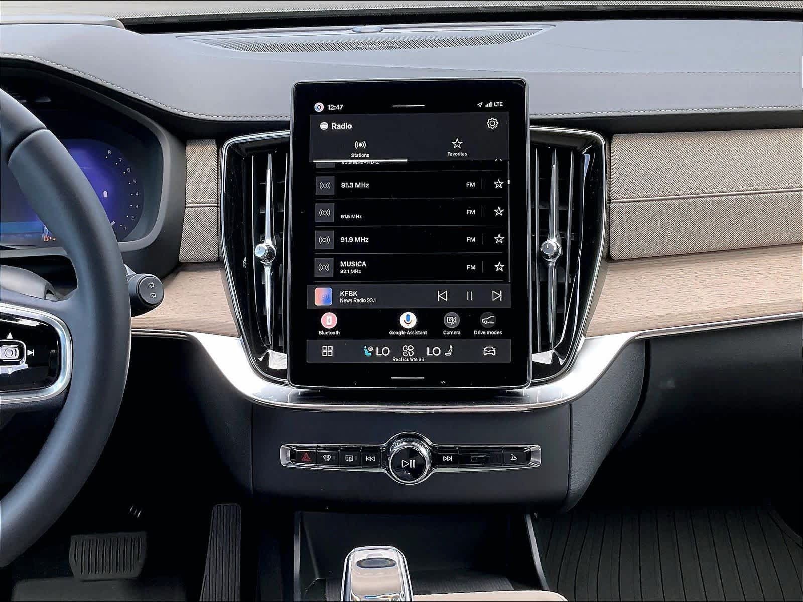 New 2027 Volvo XC90 B6 Ultra AWD/4WD image 9