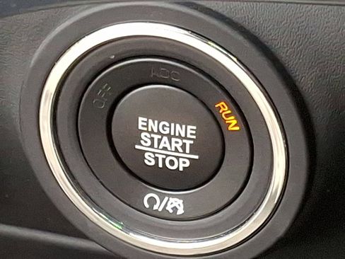 Used 2021 Maserati Quattroporte Trofeo image 23