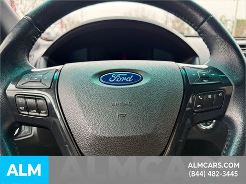 Used 2016 Ford Explorer XLT image 27