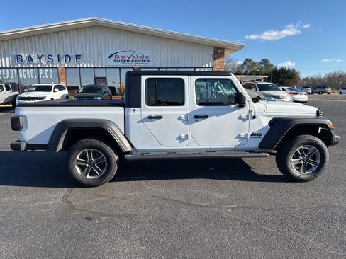 Used 2020 Jeep Gladiator Sport w/ Quick Order Package 24S image 5
