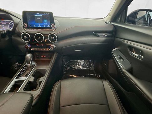 Used 2024 Nissan Sentra SR w/ SR Premium Package image 24