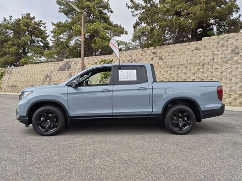 Used 2023 Honda Ridgeline Black Edition image 2
