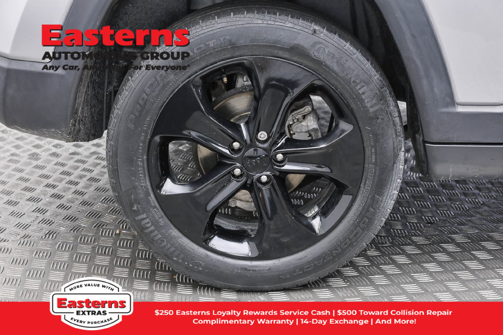 Used 2020 Jeep Compass Latitude AWD/4WD image 32