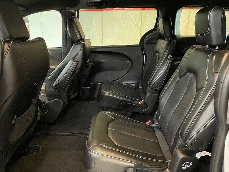Used 2026 Chrysler Pacifica Select FWD image 24