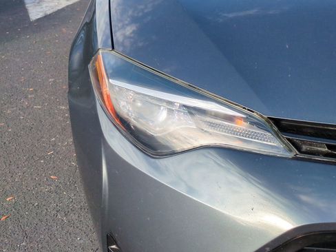 Used 2018 Toyota Corolla LE image 10