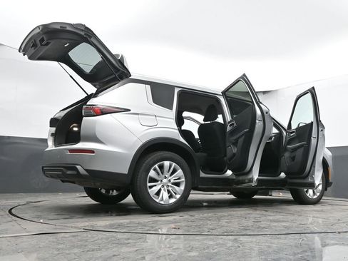 Used 2025 Mitsubishi Outlander ES image 72