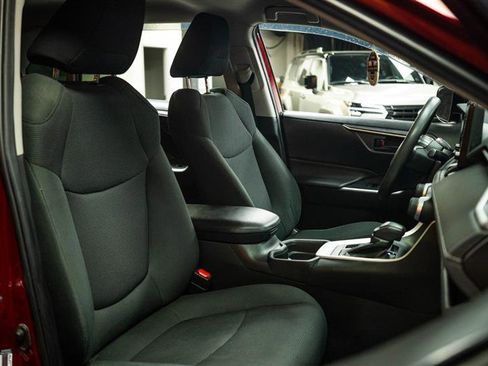 Used 2020 Toyota RAV4 LE w/ Carpet Mat Package FWD image 14