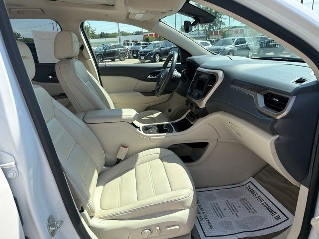 Used 2020 GMC Acadia Denali w/ Technology Package FWD image 24