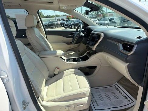 Used 2020 GMC Acadia Denali w/ Technology Package FWD image 24