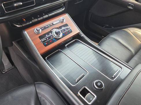 Used 2022 Lincoln Aviator Reserve w/ Equipment Group 201A AWD/4WD image 18