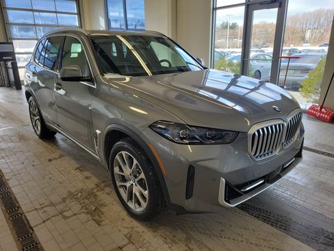 Used 2026 BMW X5 xDrive40i w/ Premium Package AWD/4WD image 3