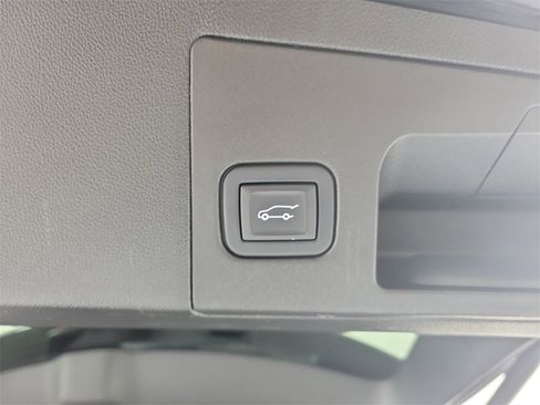 Used 2021 Cadillac XT5 Premium Luxury image 9