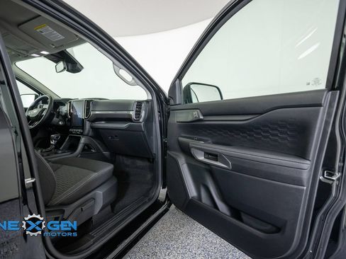 Used 2025 Ford Ranger XLT w/ FX4 Off-Road Package AWD/4WD image 39
