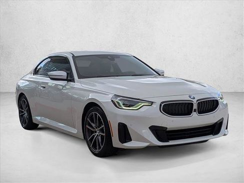Certified 2025 BMW 230i Coupe w/ Premium Package image 3