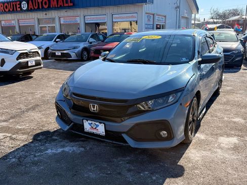 Used 2017 Honda Civic Sport image 4
