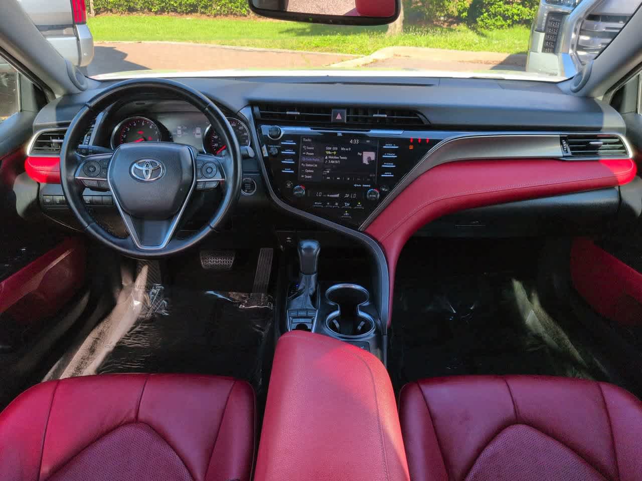 Used 2019 Toyota Camry XSE FWD image 14