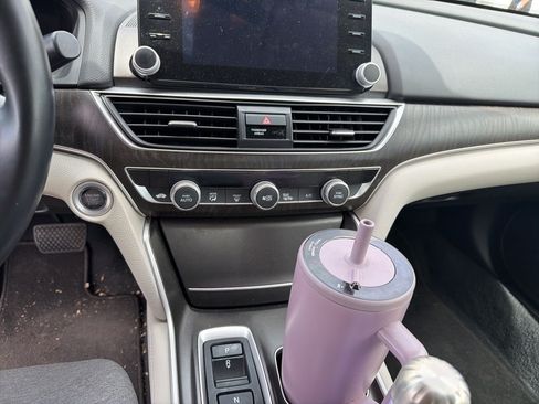 Used 2022 Honda Accord Touring image 17